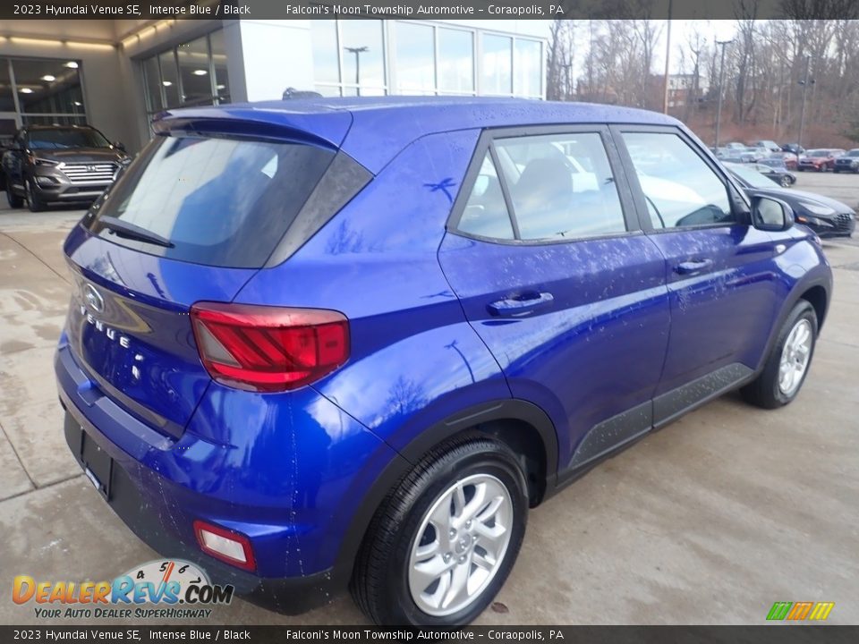 2023 Hyundai Venue SE Intense Blue / Black Photo #2