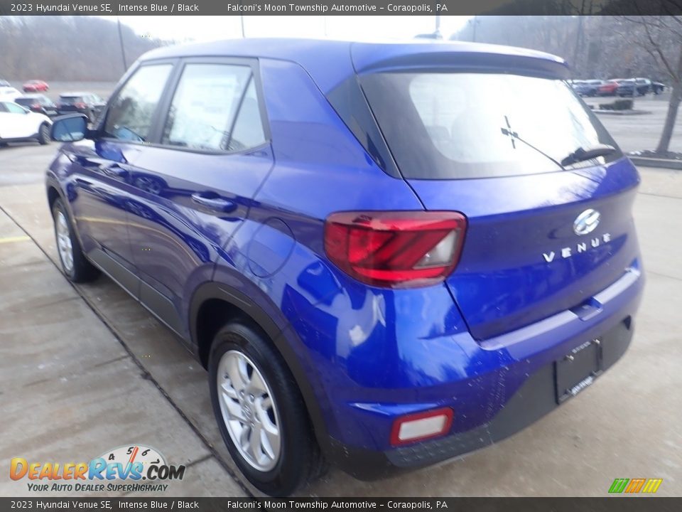 2023 Hyundai Venue SE Intense Blue / Black Photo #5
