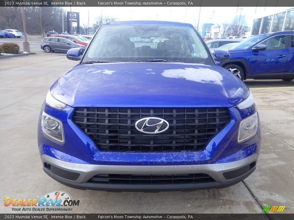 2023 Hyundai Venue SE Intense Blue / Black Photo #8