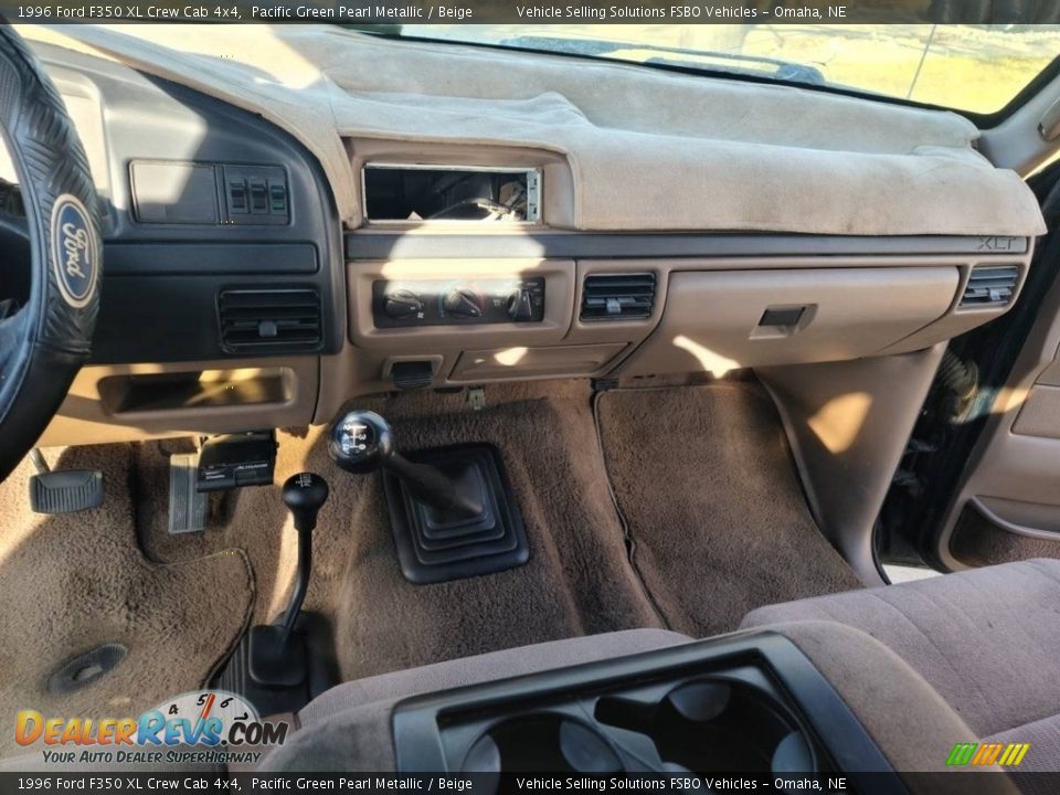 Dashboard of 1996 Ford F350 XL Crew Cab 4x4 Photo #2