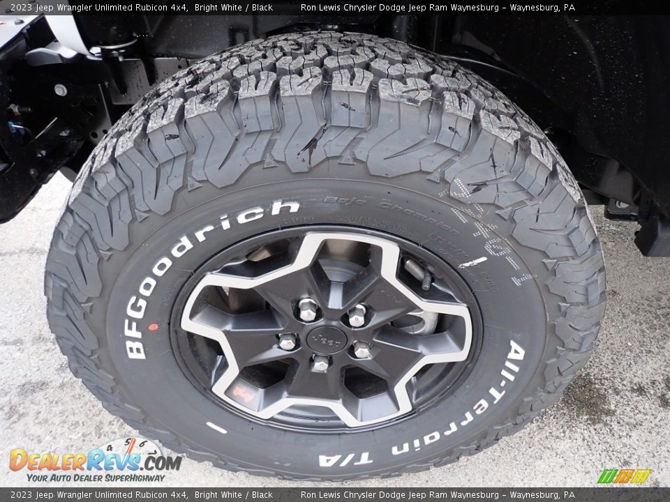 2023 Jeep Wrangler Unlimited Rubicon 4x4 Bright White / Black Photo #10