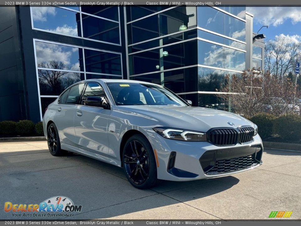 2023 BMW 3 Series 330e xDrive Sedan Brooklyn Gray Metallic / Black Photo #1