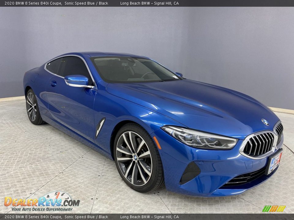 Front 3/4 View of 2020 BMW 8 Series 840i Coupe Photo #36