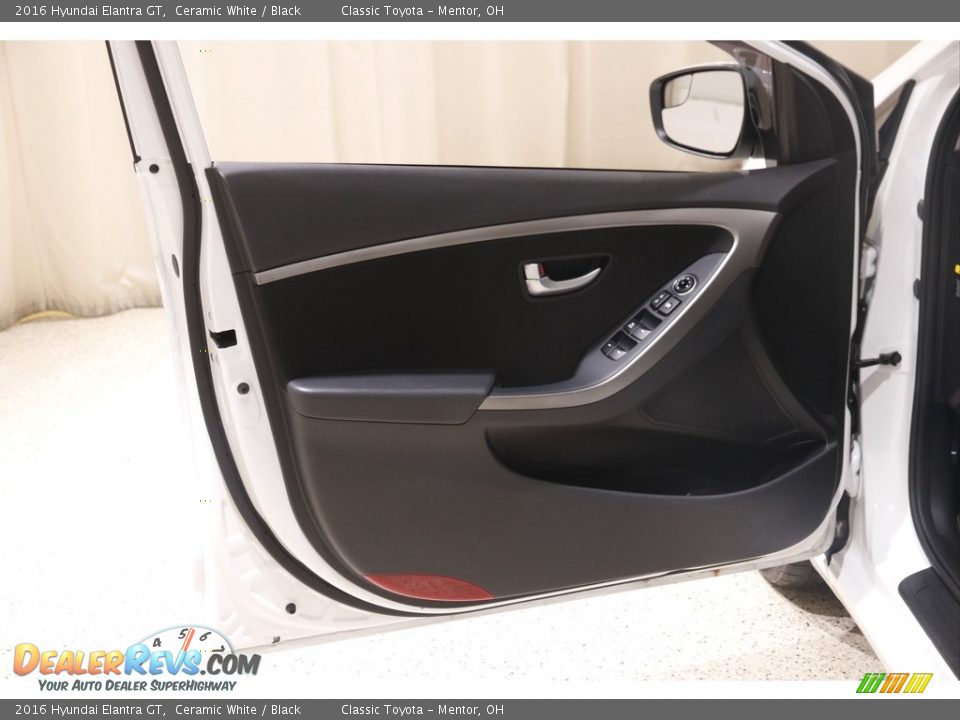 2016 Hyundai Elantra GT Ceramic White / Black Photo #4