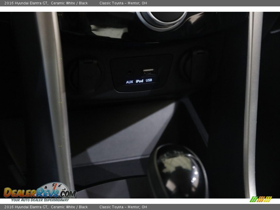 2016 Hyundai Elantra GT Ceramic White / Black Photo #12