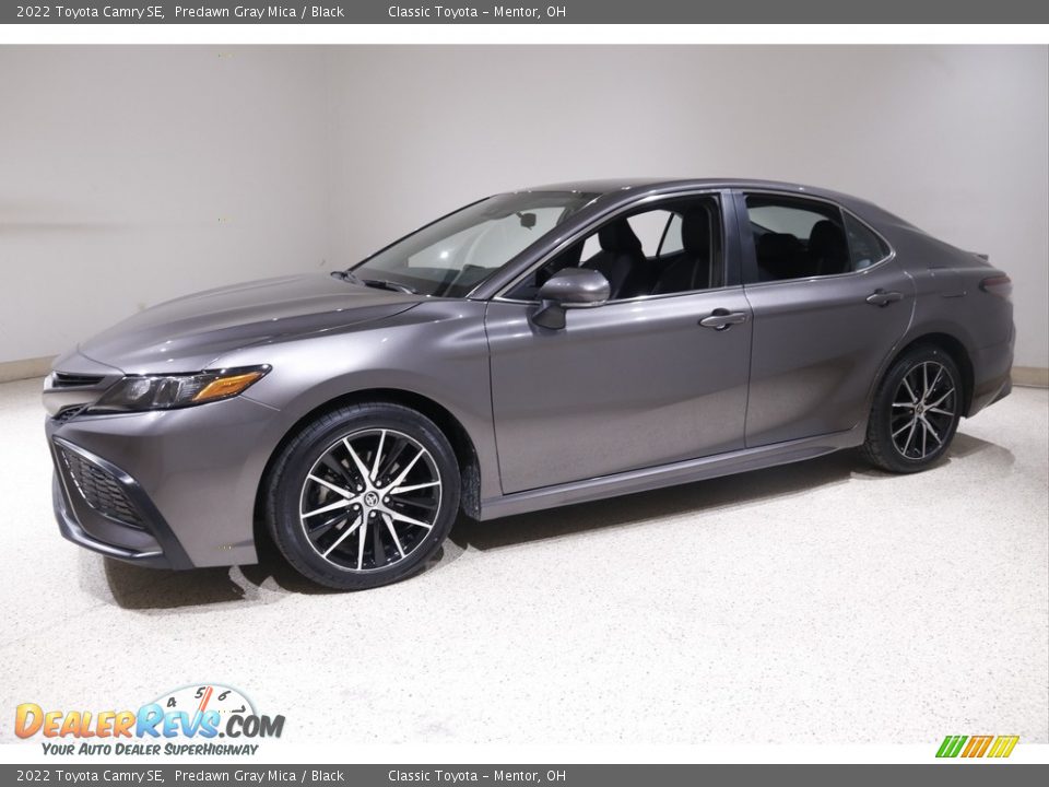 2022 Toyota Camry SE Predawn Gray Mica / Black Photo #3