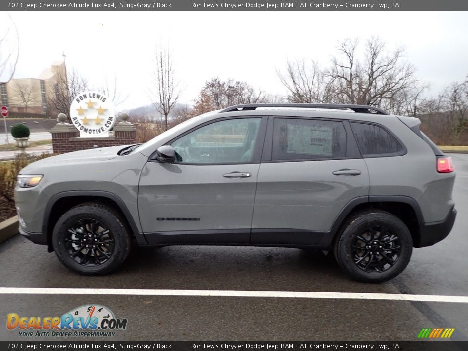 Sting-Gray 2023 Jeep Cherokee Altitude Lux 4x4 Photo #2