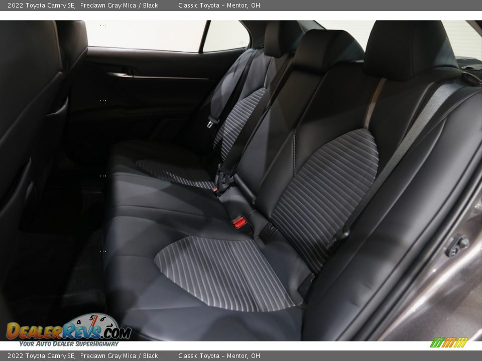 2022 Toyota Camry SE Predawn Gray Mica / Black Photo #16