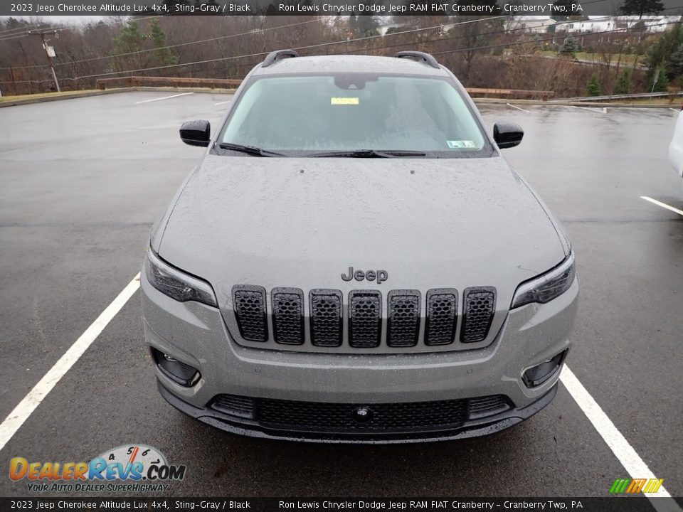 2023 Jeep Cherokee Altitude Lux 4x4 Sting-Gray / Black Photo #8