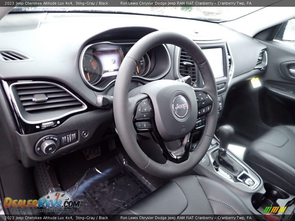 2023 Jeep Cherokee Altitude Lux 4x4 Sting-Gray / Black Photo #19