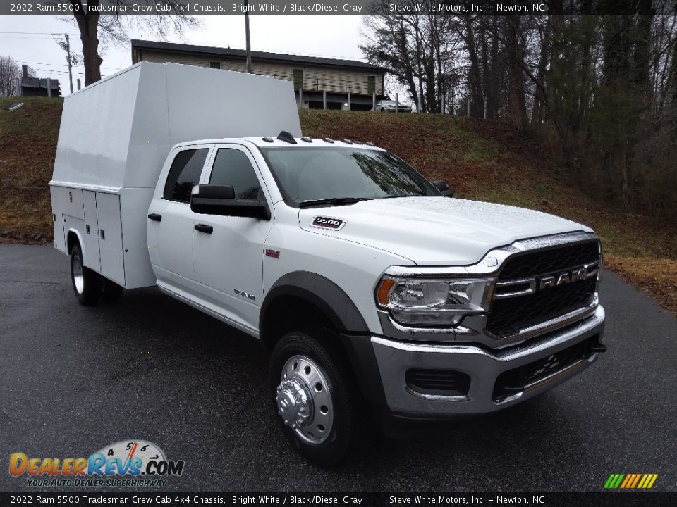 2022 Ram 5500 Tradesman Crew Cab 4x4 Chassis Bright White / Black/Diesel Gray Photo #4