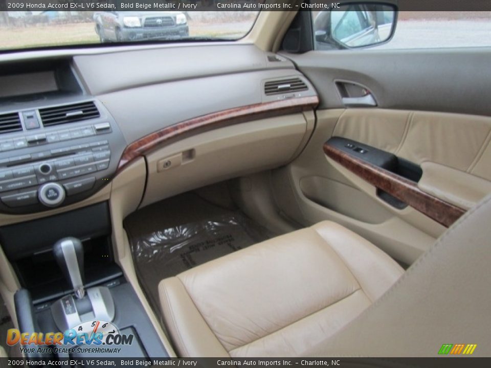 2009 Honda Accord EX-L V6 Sedan Bold Beige Metallic / Ivory Photo #14