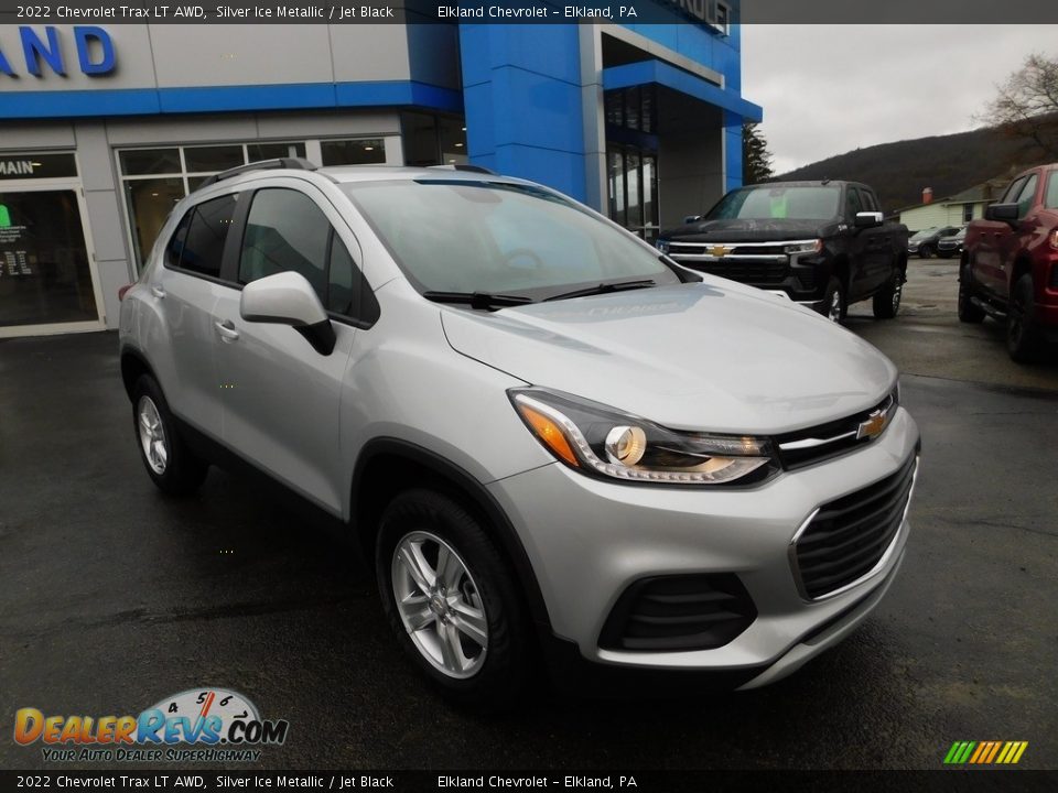 2022 Chevrolet Trax LT AWD Silver Ice Metallic / Jet Black Photo #4