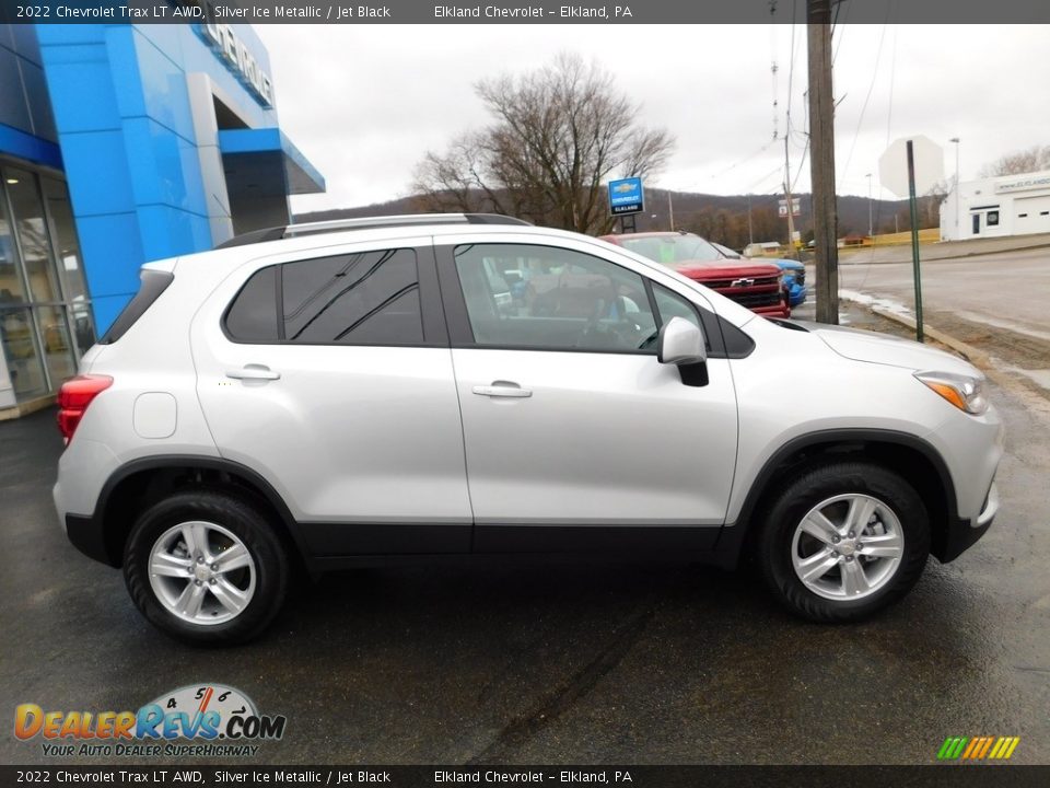 2022 Chevrolet Trax LT AWD Silver Ice Metallic / Jet Black Photo #6