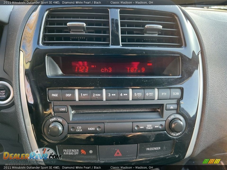 2011 Mitsubishi Outlander Sport SE 4WD Diamond White Pearl / Black Photo #11