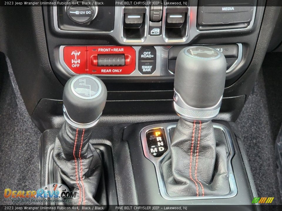 2023 Jeep Wrangler Unlimited Rubicon 4x4 Shifter Photo #12