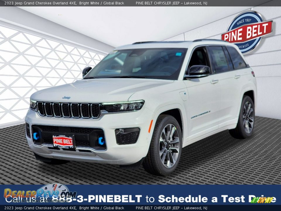 2023 Jeep Grand Cherokee Overland 4XE Bright White / Global Black Photo #1