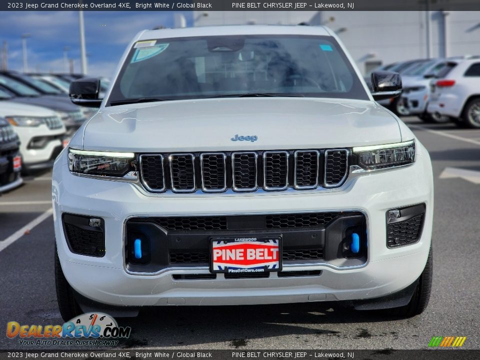 2023 Jeep Grand Cherokee Overland 4XE Bright White / Global Black Photo #2