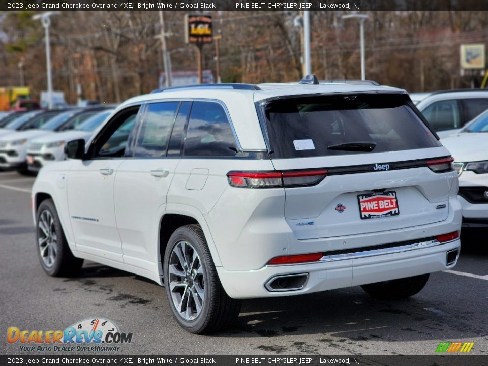 2023 Jeep Grand Cherokee Overland 4XE Bright White / Global Black Photo #4