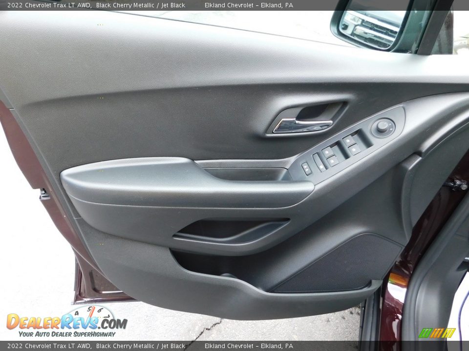 Door Panel of 2022 Chevrolet Trax LT AWD Photo #14