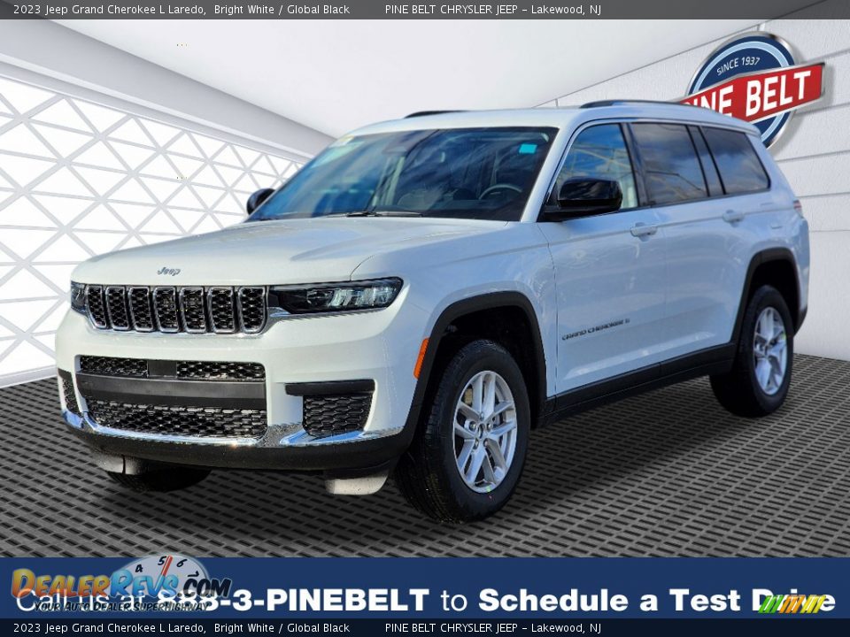 2023 Jeep Grand Cherokee L Laredo Bright White / Global Black Photo #1