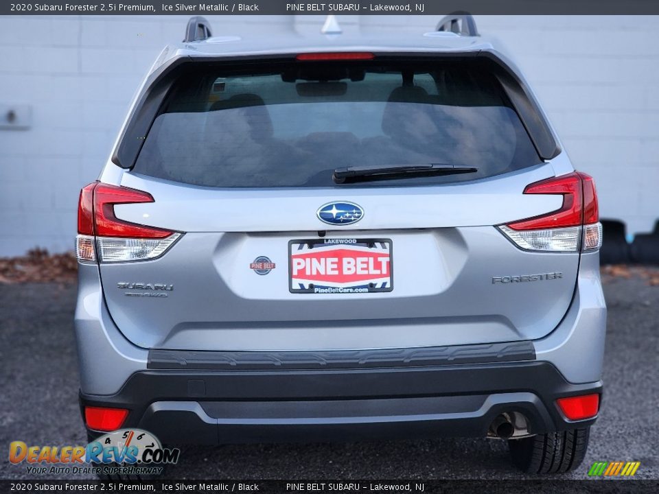 2020 Subaru Forester 2.5i Premium Ice Silver Metallic / Black Photo #4