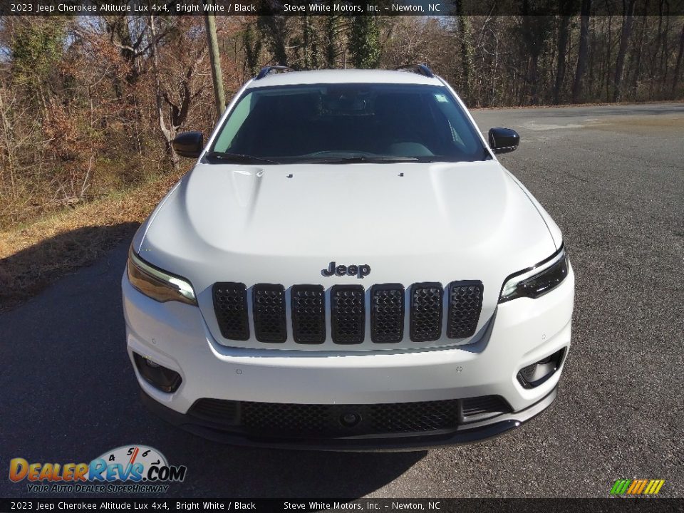 Bright White 2023 Jeep Cherokee Altitude Lux 4x4 Photo #3