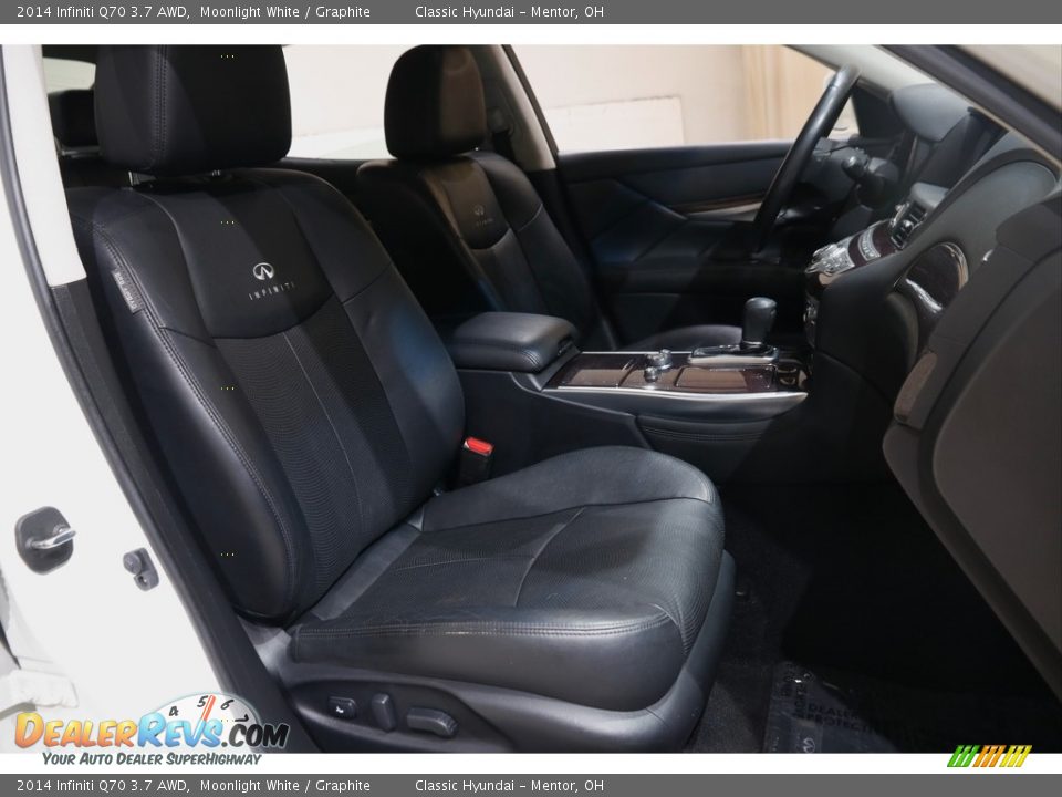 Front Seat of 2014 Infiniti Q70 3.7 AWD Photo #17