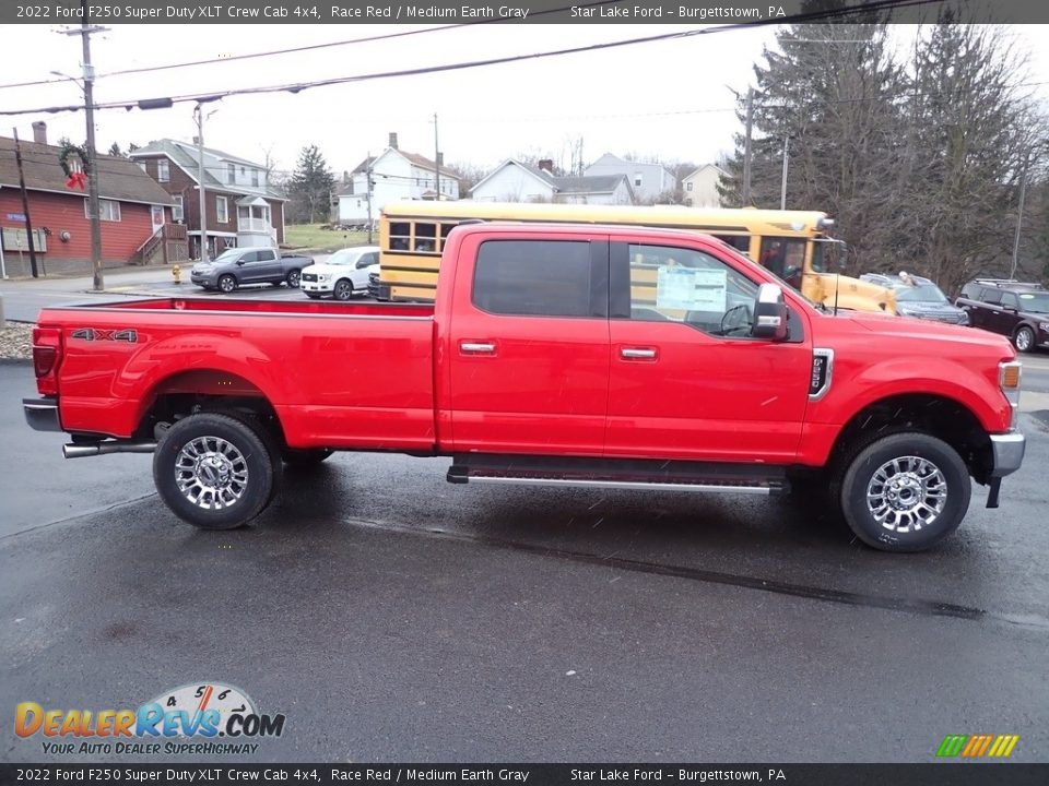 2022 Ford F250 Super Duty XLT Crew Cab 4x4 Race Red / Medium Earth Gray Photo #6