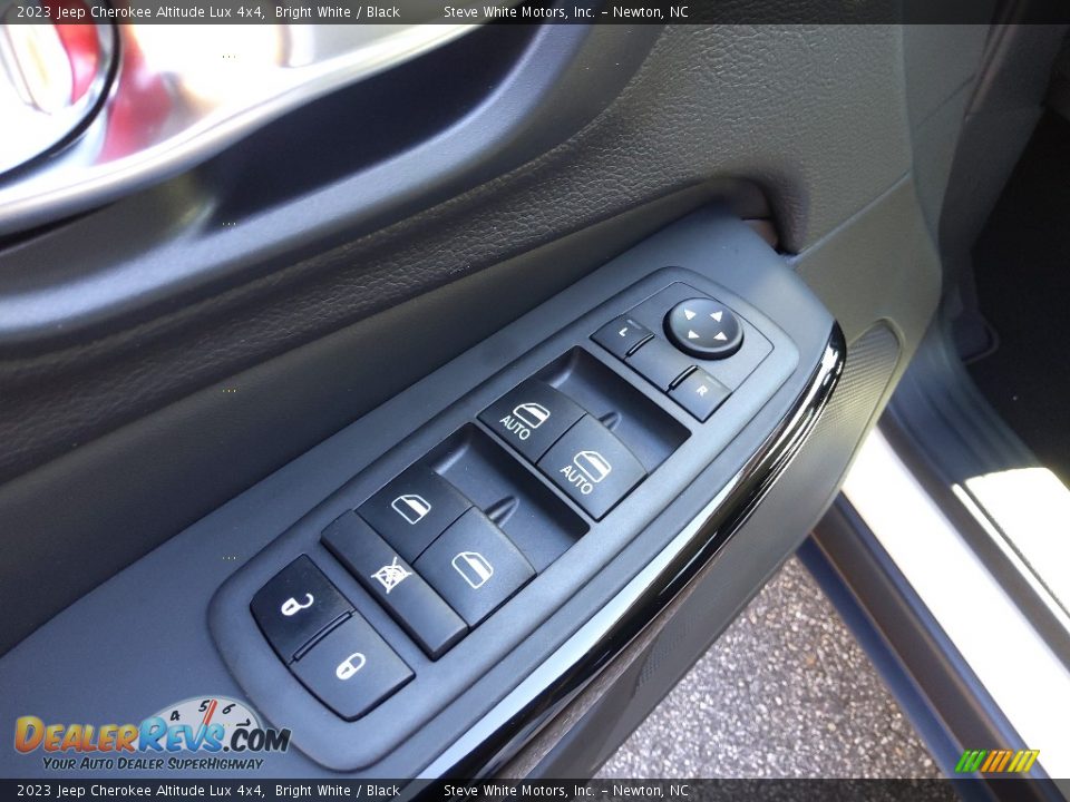 Controls of 2023 Jeep Cherokee Altitude Lux 4x4 Photo #11