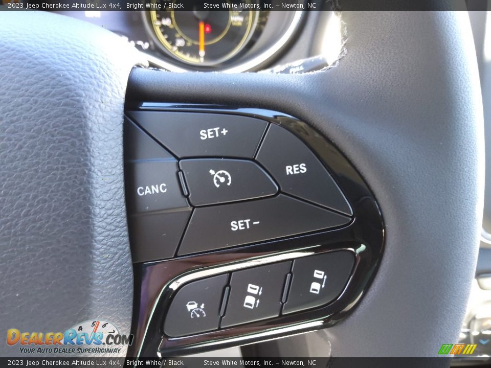 2023 Jeep Cherokee Altitude Lux 4x4 Steering Wheel Photo #19