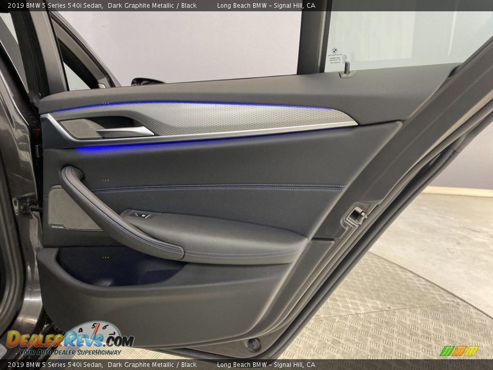 Door Panel of 2019 BMW 5 Series 540i Sedan Photo #34