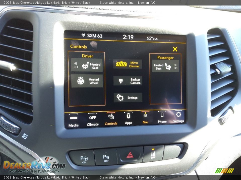 Controls of 2023 Jeep Cherokee Altitude Lux 4x4 Photo #25