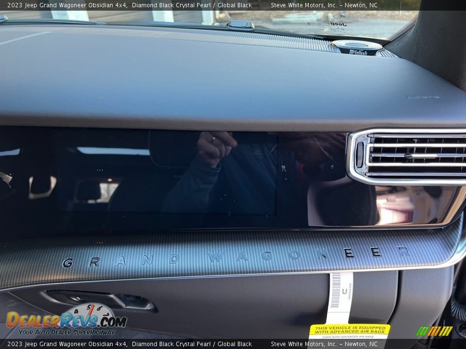 Dashboard of 2023 Jeep Grand Wagoneer Obsidian 4x4 Photo #28