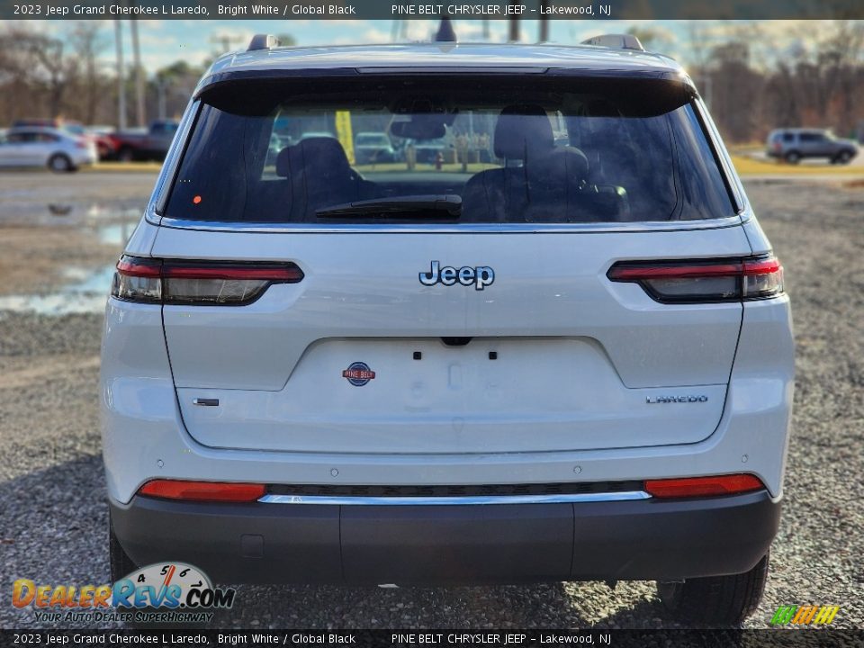 2023 Jeep Grand Cherokee L Laredo Bright White / Global Black Photo #6