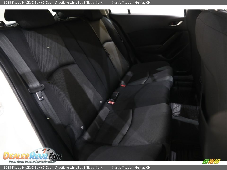 2018 Mazda MAZDA3 Sport 5 Door Snowflake White Pearl Mica / Black Photo #16