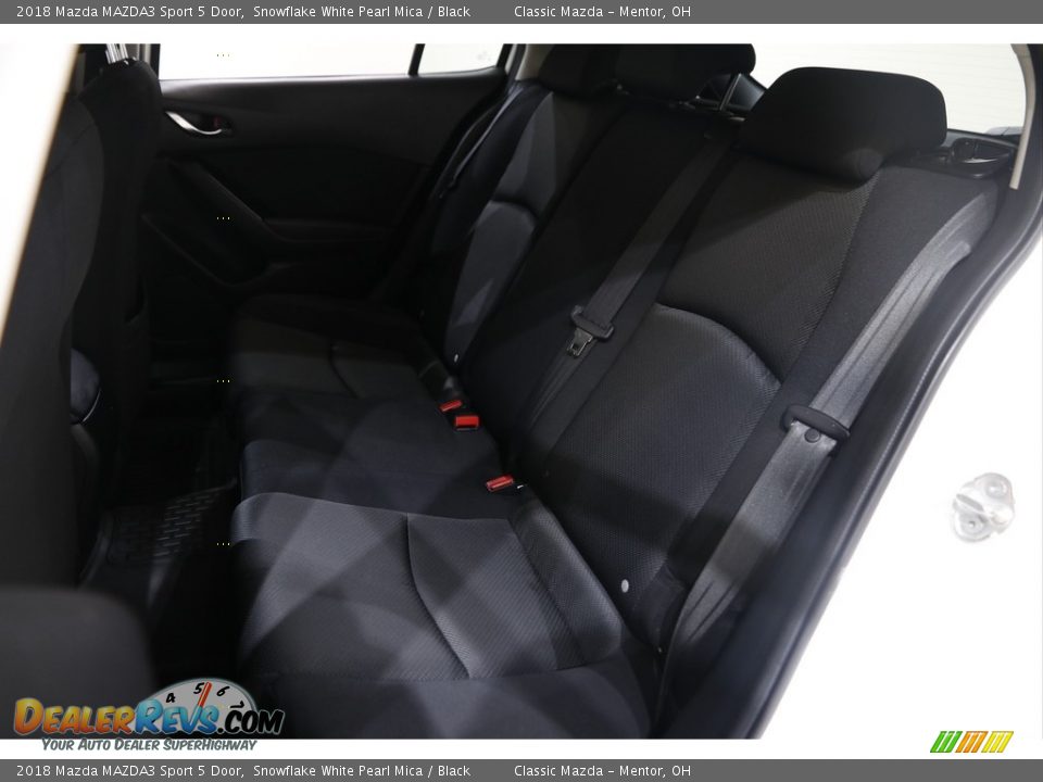 2018 Mazda MAZDA3 Sport 5 Door Snowflake White Pearl Mica / Black Photo #17