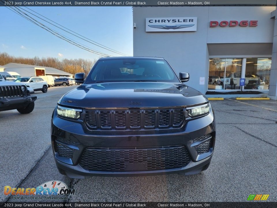 2023 Jeep Grand Cherokee Laredo 4x4 Diamond Black Crystal Pearl / Global Black Photo #7