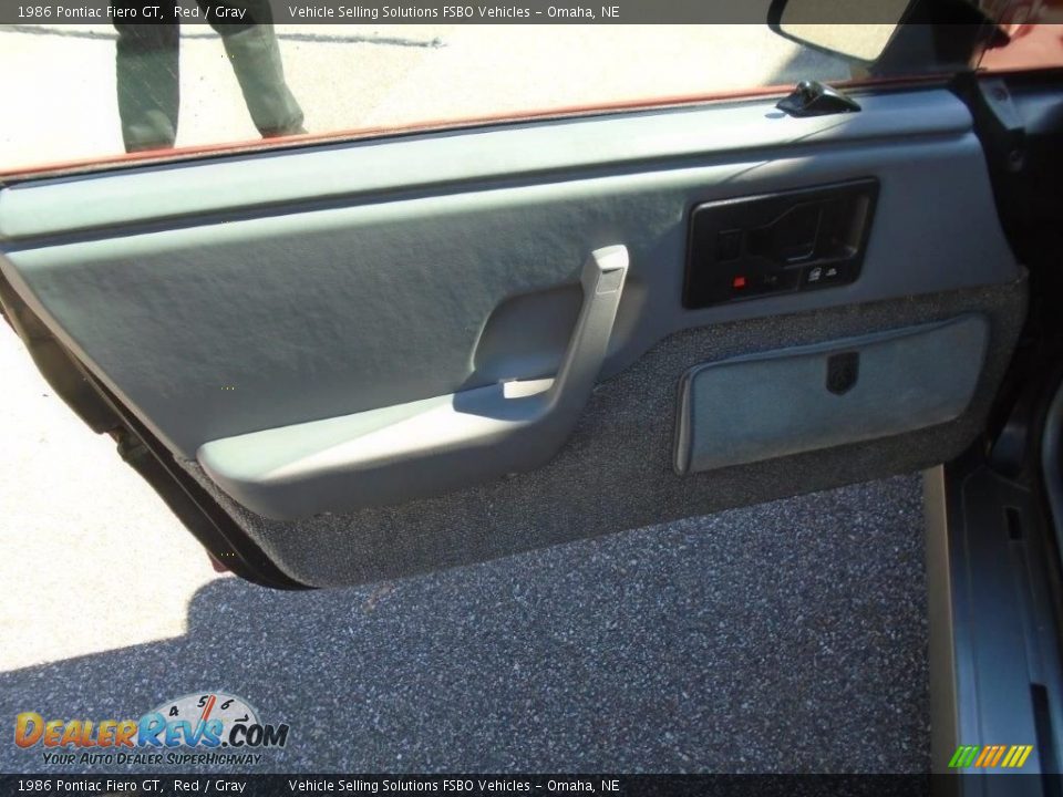 Door Panel of 1986 Pontiac Fiero GT Photo #5