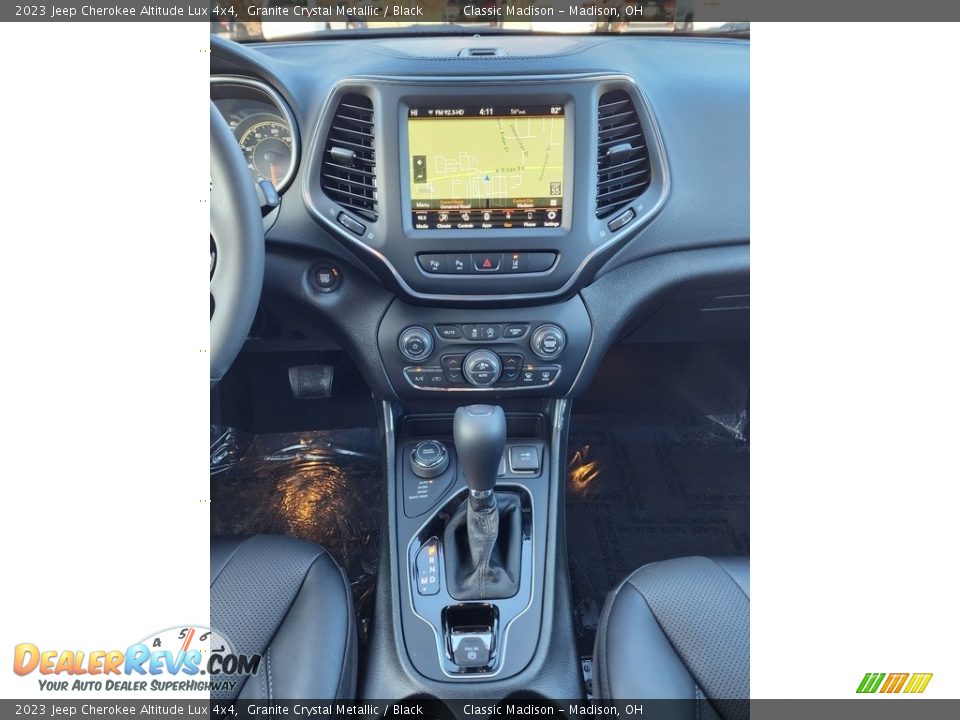 2023 Jeep Cherokee Altitude Lux 4x4 Granite Crystal Metallic / Black Photo #6