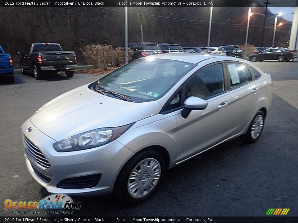 Front 3/4 View of 2019 Ford Fiesta S Sedan Photo #7