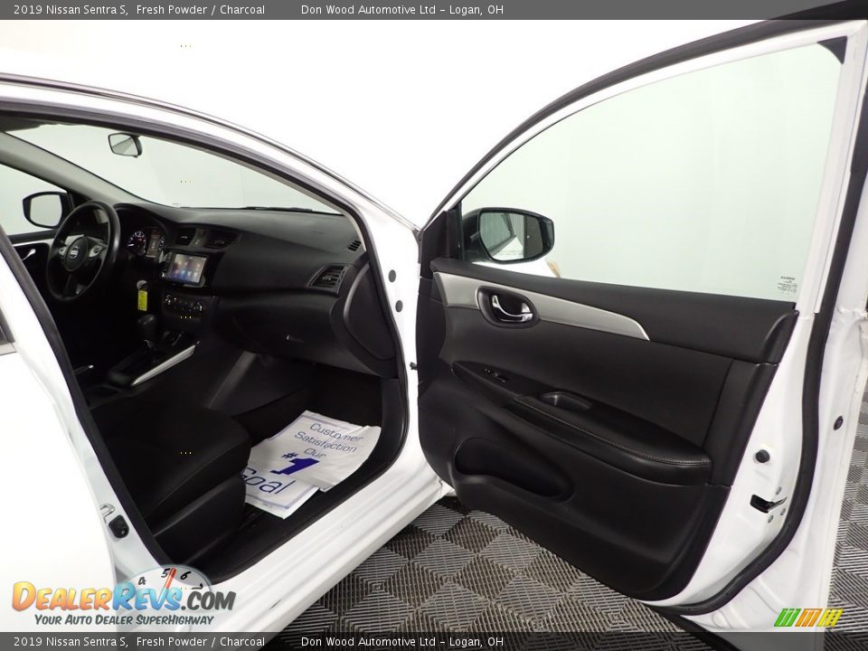 2019 Nissan Sentra S Fresh Powder / Charcoal Photo #25