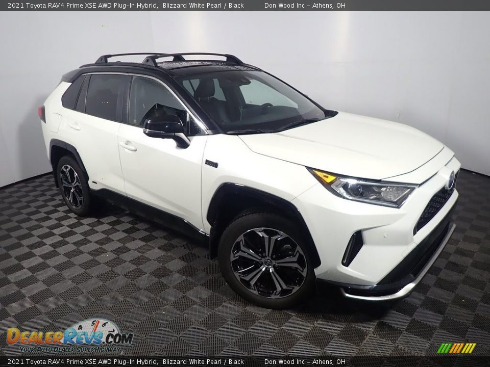 Front 3/4 View of 2021 Toyota RAV4 Prime XSE AWD Plug-In Hybrid Photo #5