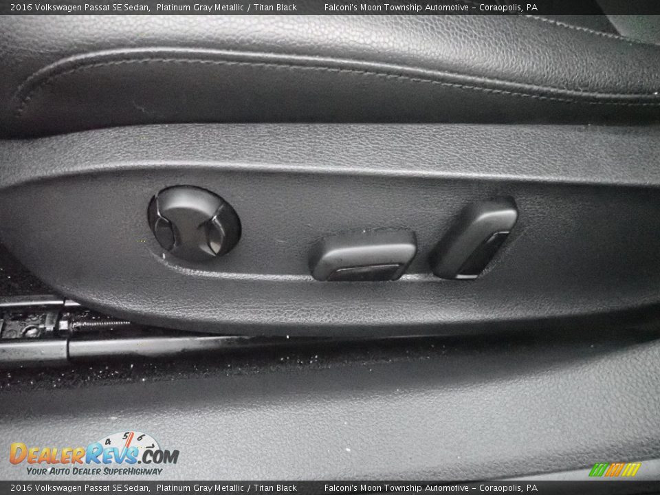 2016 Volkswagen Passat SE Sedan Platinum Gray Metallic / Titan Black Photo #21