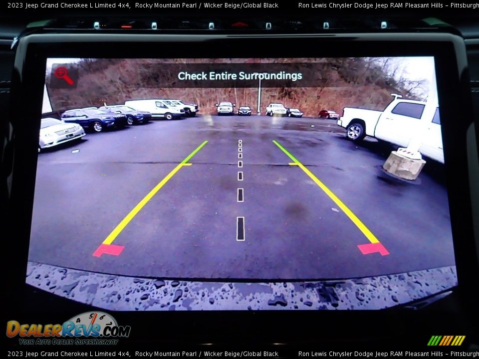 Controls of 2023 Jeep Grand Cherokee L Limited 4x4 Photo #19