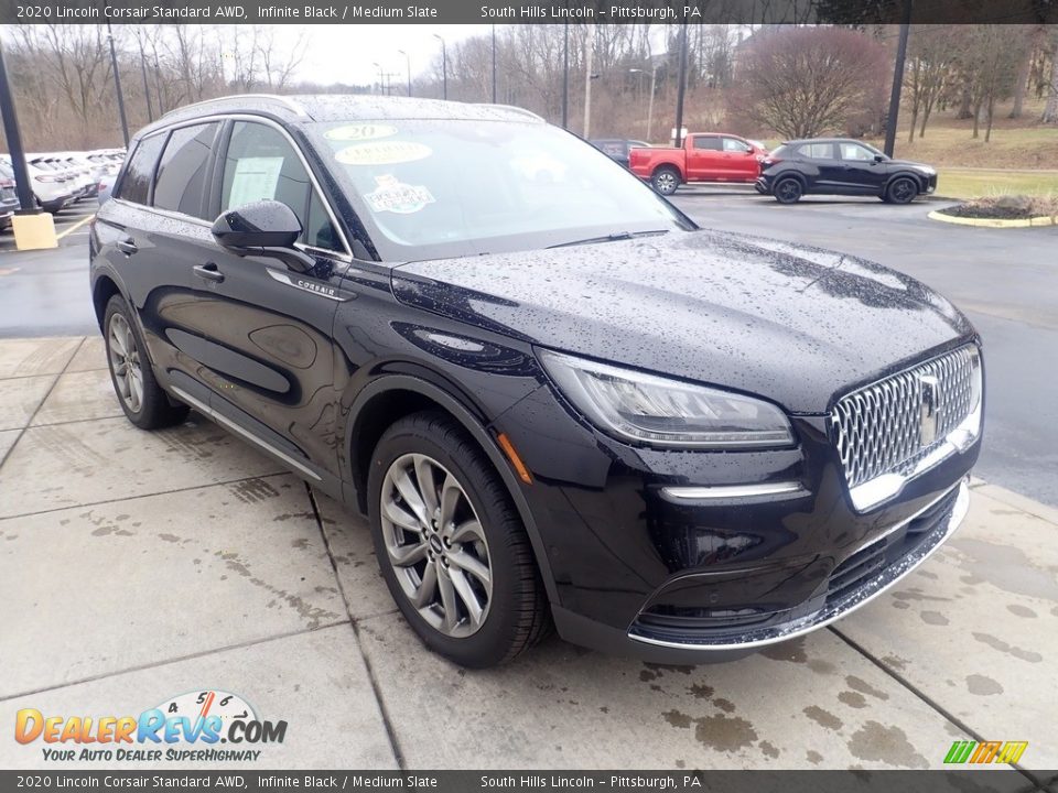 Front 3/4 View of 2020 Lincoln Corsair Standard AWD Photo #8