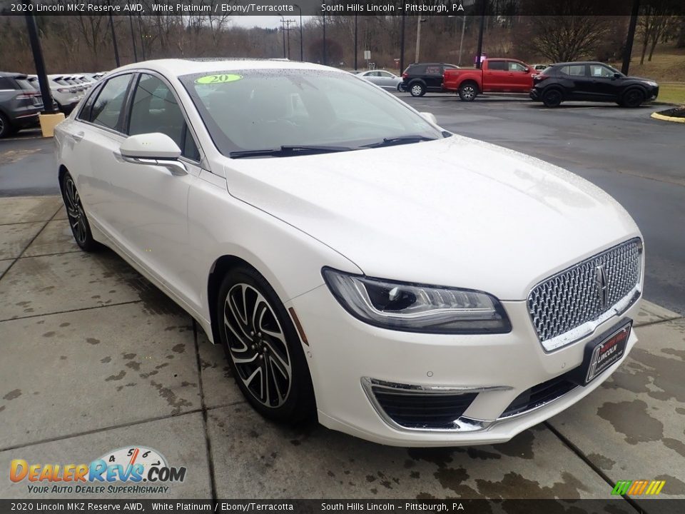 Front 3/4 View of 2020 Lincoln MKZ Reserve AWD Photo #8