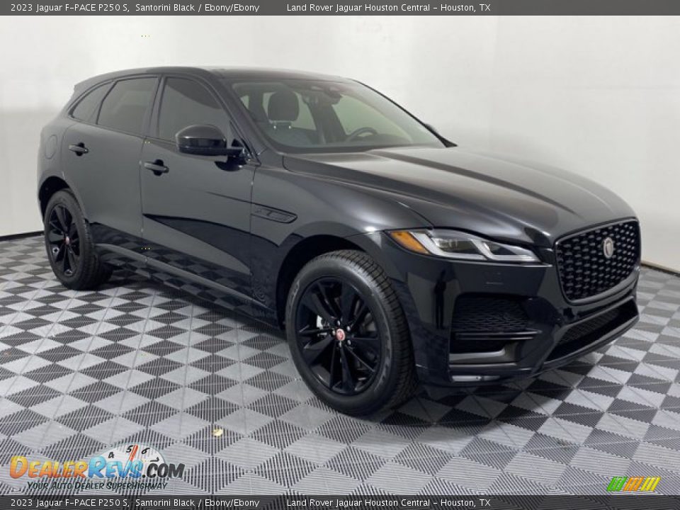 Front 3/4 View of 2023 Jaguar F-PACE P250 S Photo #12