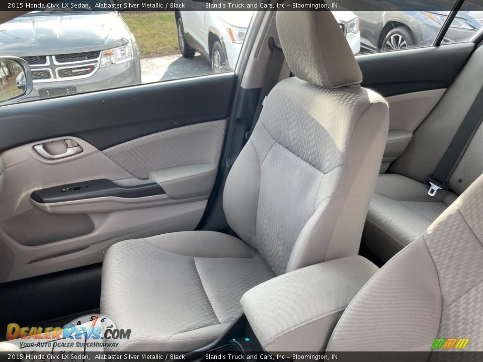 2015 Honda Civic LX Sedan Alabaster Silver Metallic / Black Photo #14