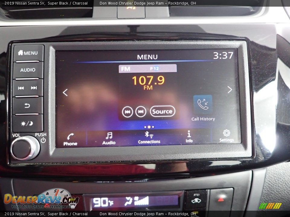 2019 Nissan Sentra SV Super Black / Charcoal Photo #2